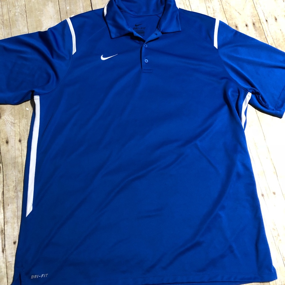 Excellent used condition men’s Nike polo shirt